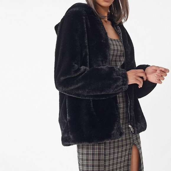 NWOT Urban Outfitters Faux Fur Hooded Jacket Size Medium - Picture 2 of 8